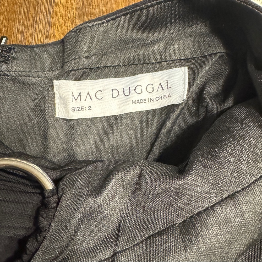 Mac Duggal Black Ring Cutout Halter Gown – Size 2 Formal Wedding Guest Black Tie - Picture 11 of 12